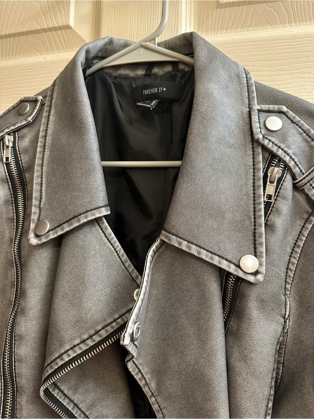 Forever 21 Gray Washed Faux Leather Moto Jacket - Picture 4 of 5